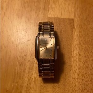 No battery Embassy Men Gold Watch